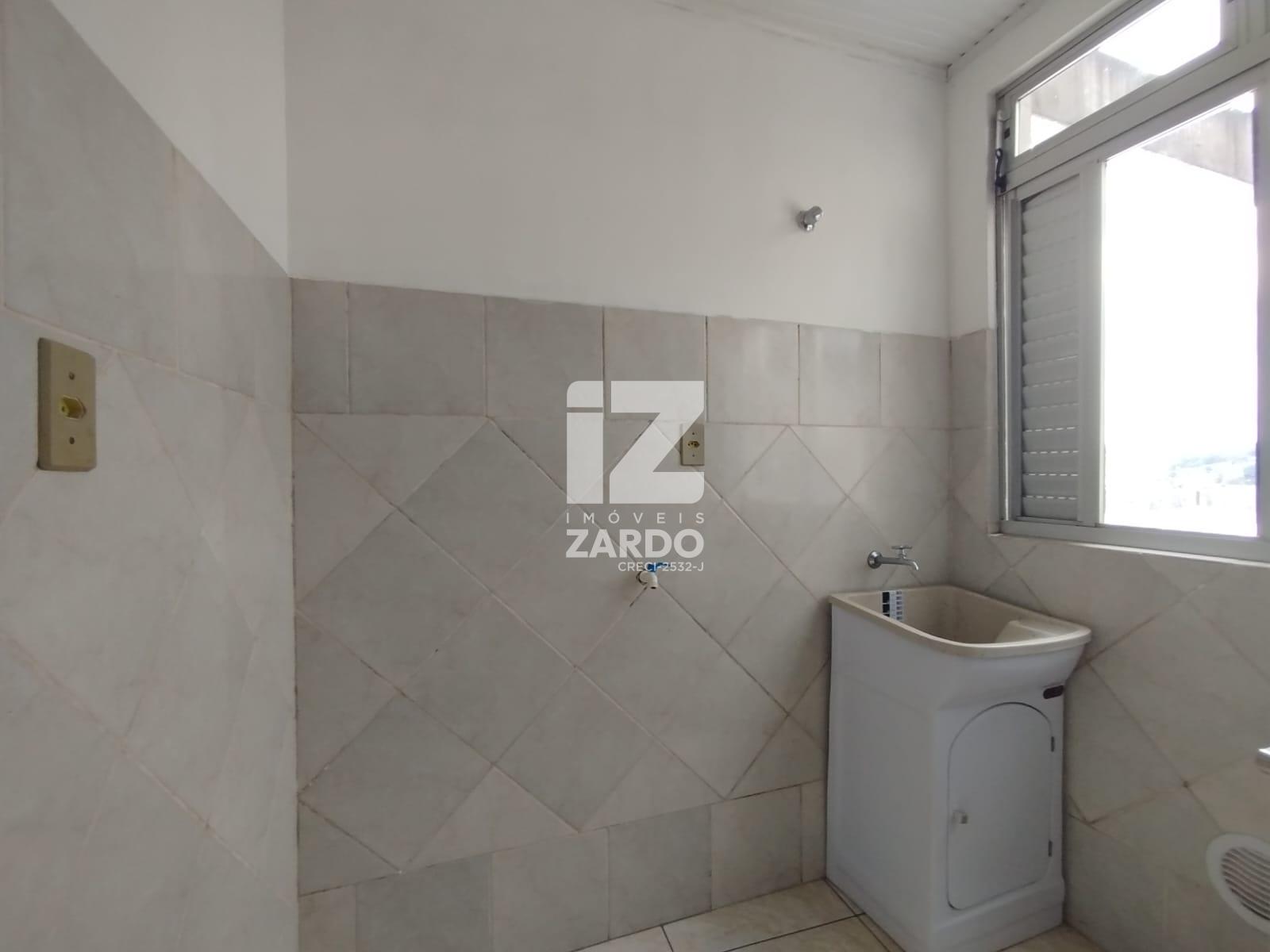 APARTAMENTO NO CENTRO, CONTENDO DOIS QUARTOS, SALA, COZINHA E ...
