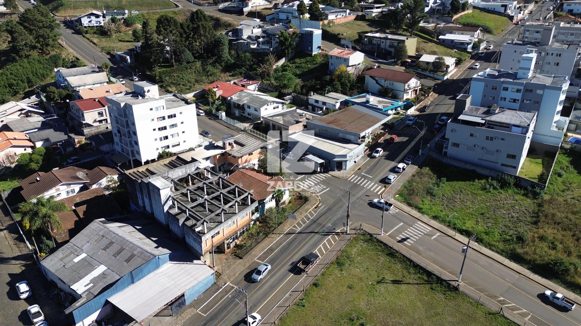 CASA E EDIFICAÇÃO COMERCIAL, CENTRO, CACADOR - SC