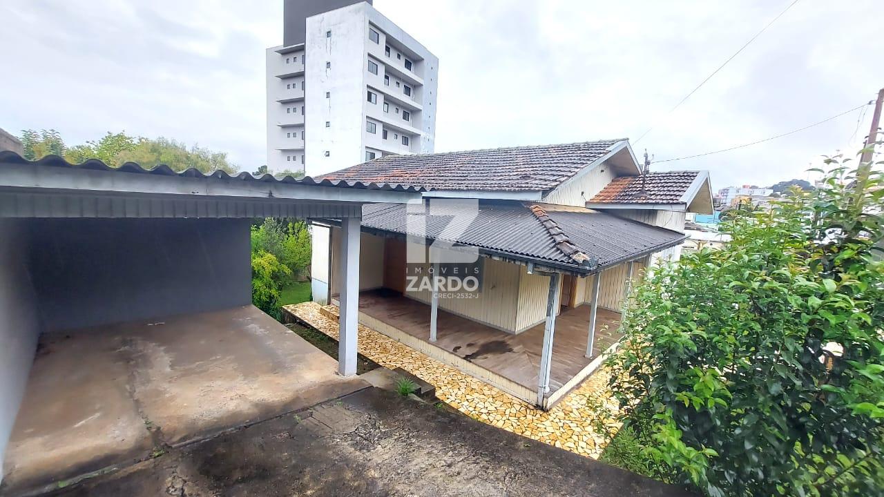 CASA MISTA PARA VENDA DE 03 QUARTOS COM BELÍSSIMO E AMPLO TERR...
