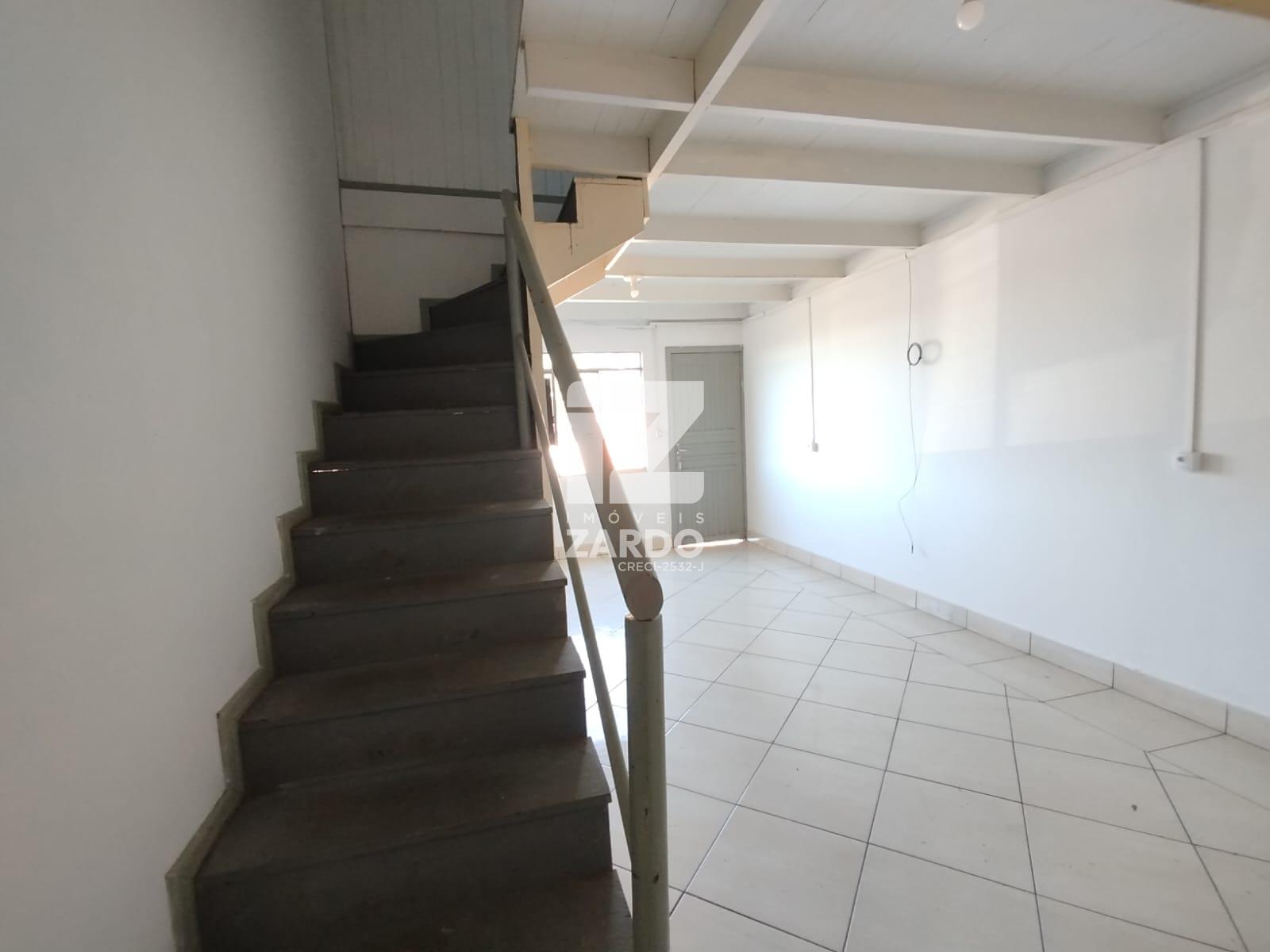 APARTAMENTO 04, BLOCO F, BAIRRO MUNICÍPIOS, CONTENDO 02 QUARTOS.