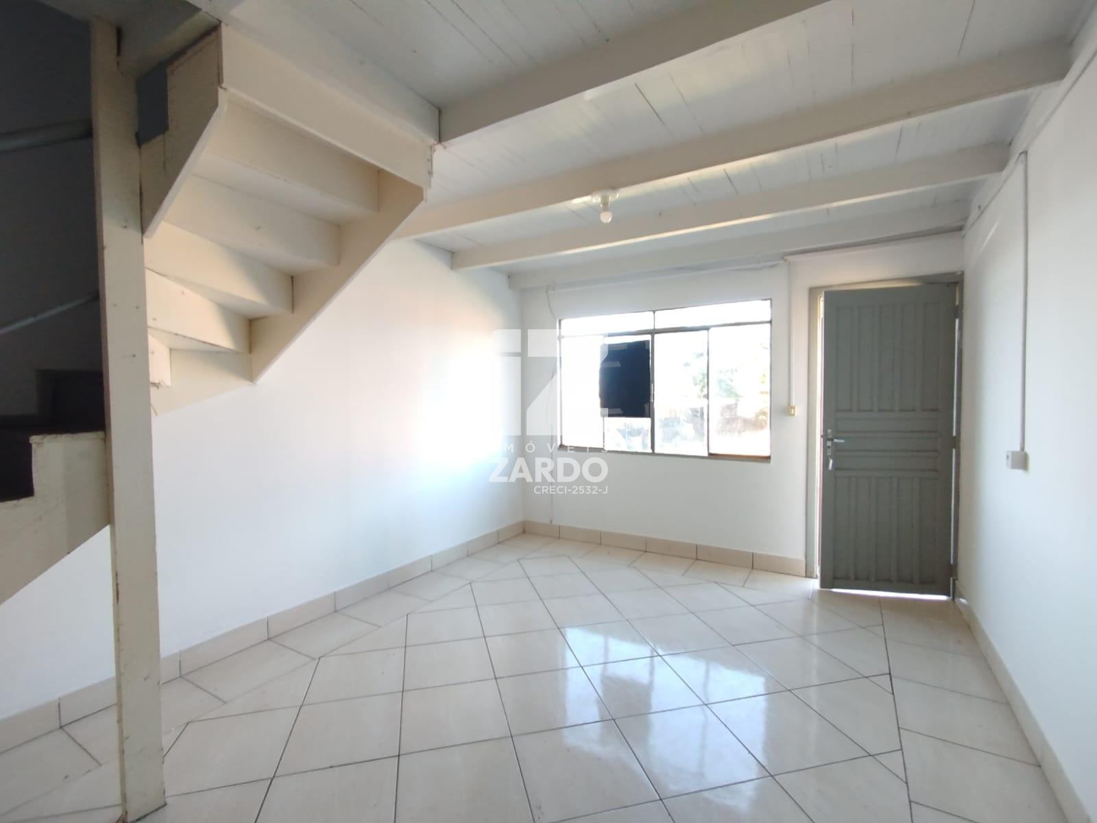 APARTAMENTO 04, BLOCO F, BAIRRO MUNICÍPIOS, CONTENDO 02 QUARTOS.