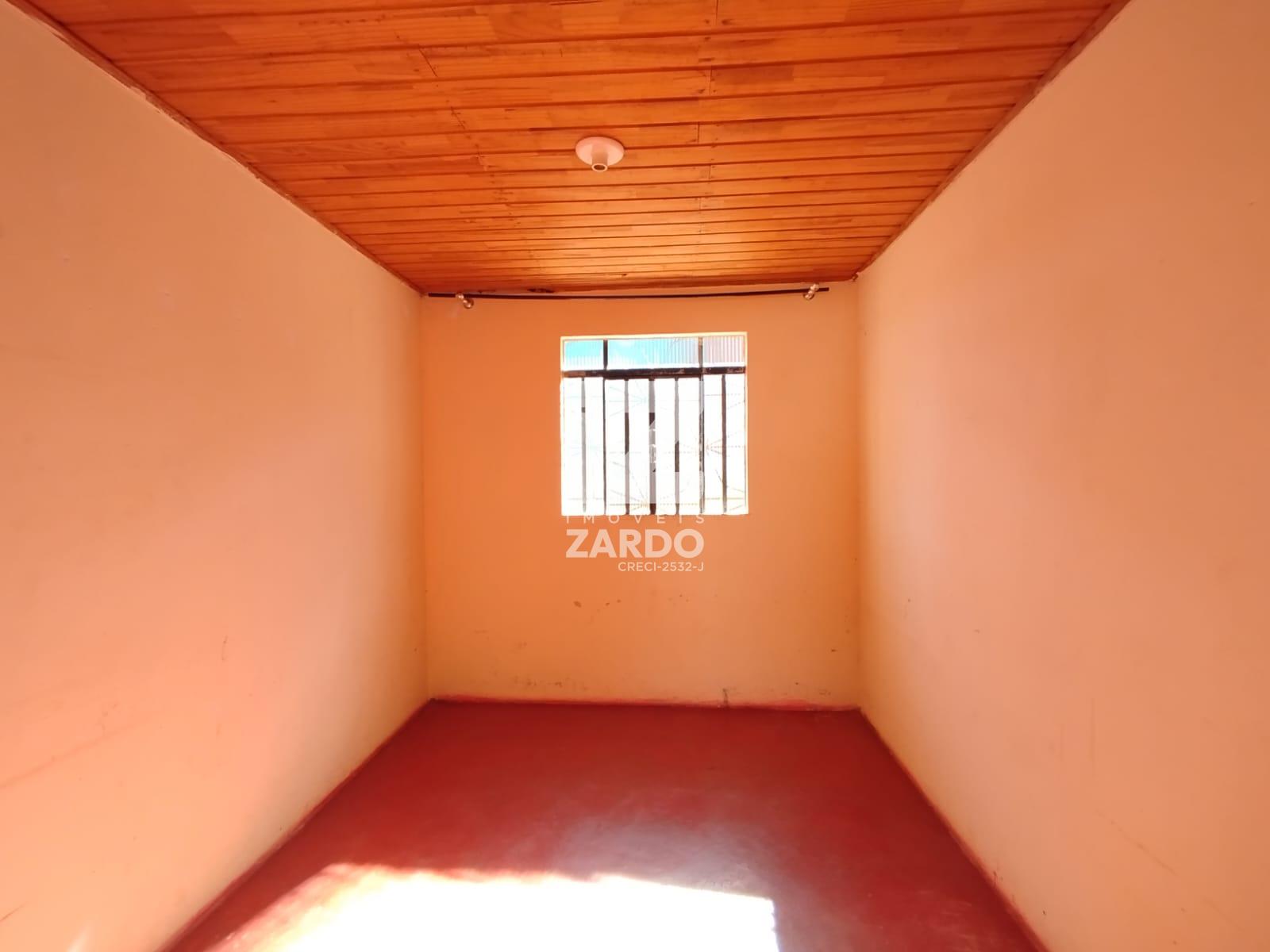OPORTUNIDADE DE LOCAÇÃO, CASA COM 02 QUARTOS, NO BAIRRO MARTEL...