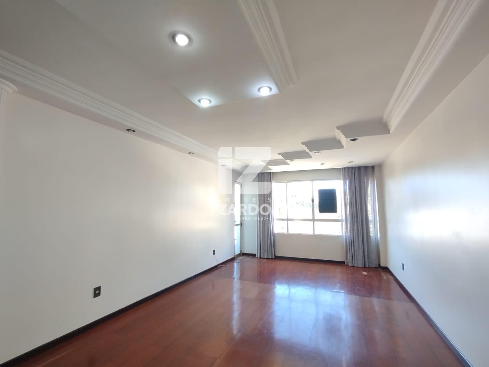 APARTAMENTO AMPLO, EM LOCALIZAÇÃO PRIVILEGIADA, ED. D. RACHIDE!!!