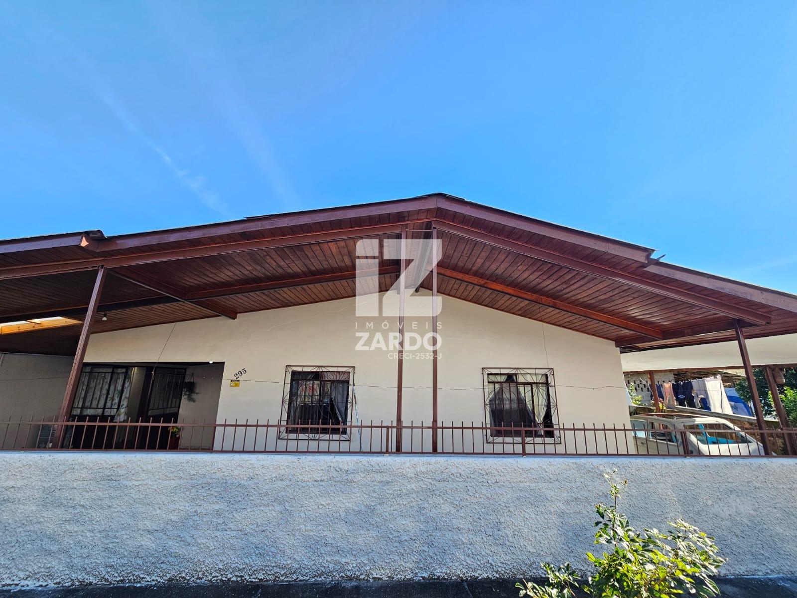CASA ESPAÇOSA, PARA LOCAÇÃO, COM 04 QUARTOS, BAIRRO GIOPPO!!!