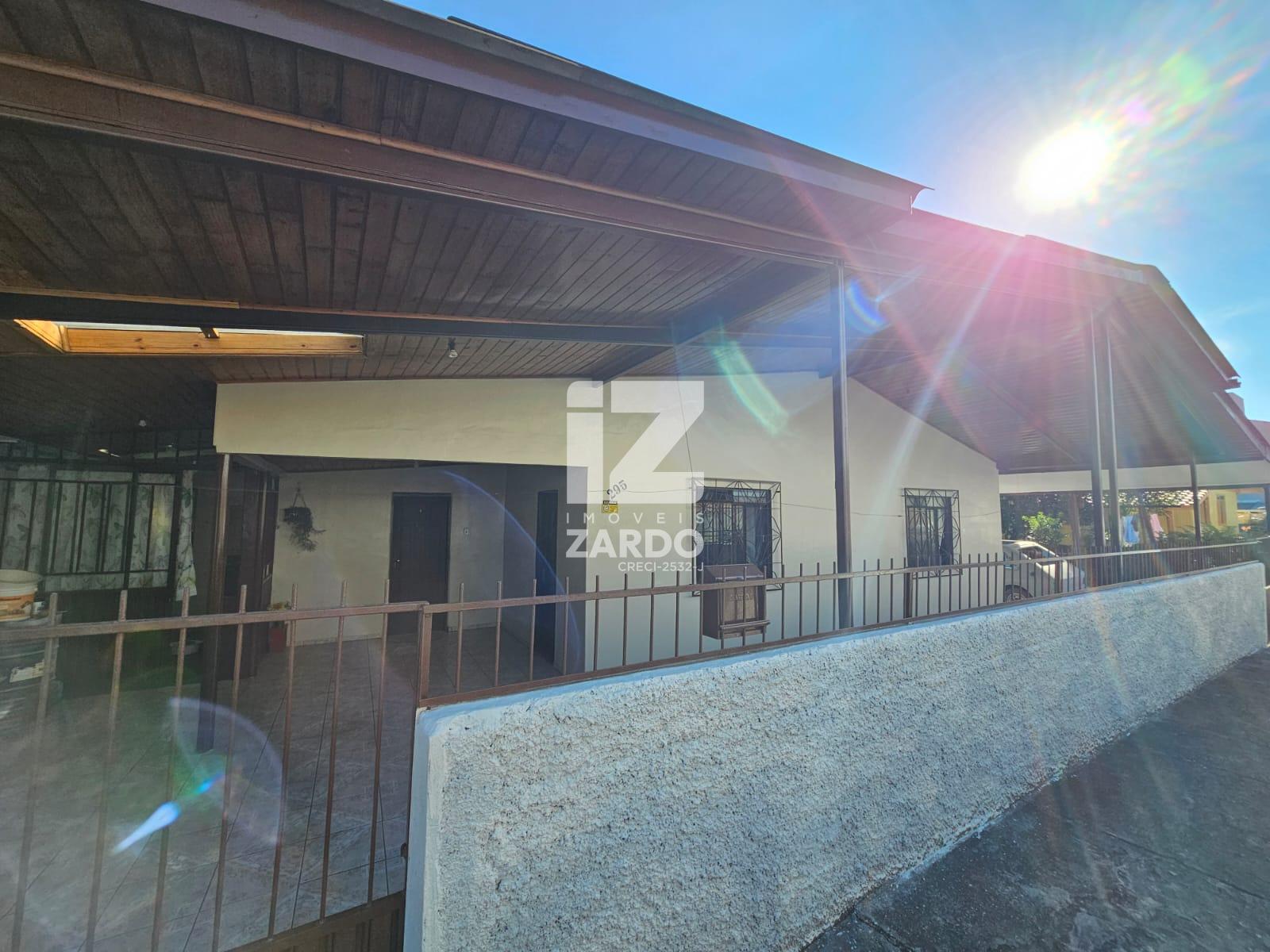 CASA ESPAÇOSA, PARA LOCAÇÃO, COM 04 QUARTOS, BAIRRO GIOPPO!!!