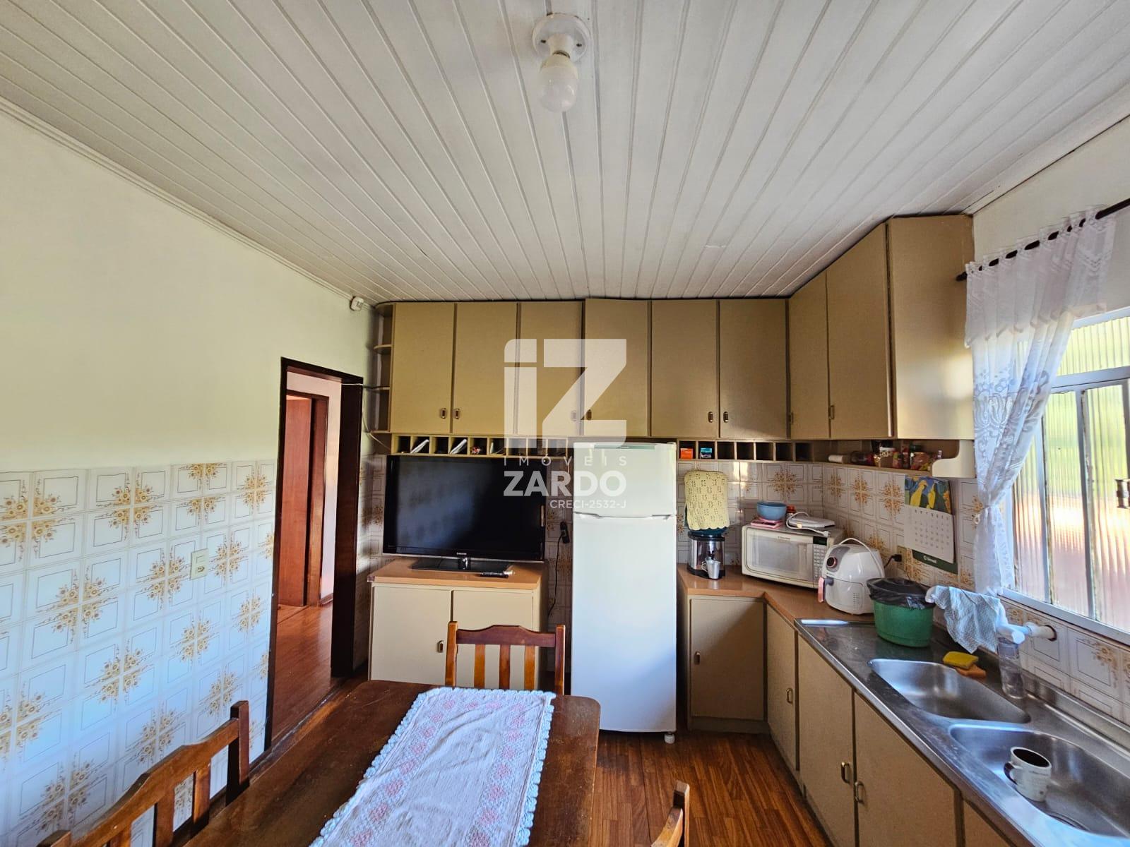 EXCELENTE CASA, PARA LOCAÇÃO, COM 03 QUARTOS, NO CENTRO!!