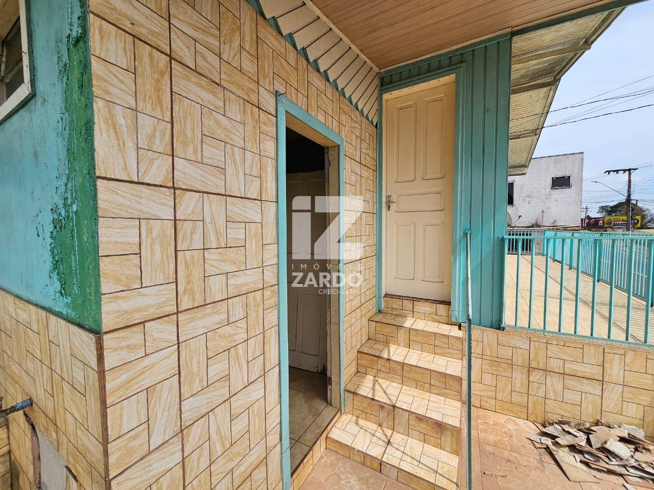 CASA FRENTE, PARA LOCAÇÃO, BAIRRO BELLO, COM 03 QUARTOS !!