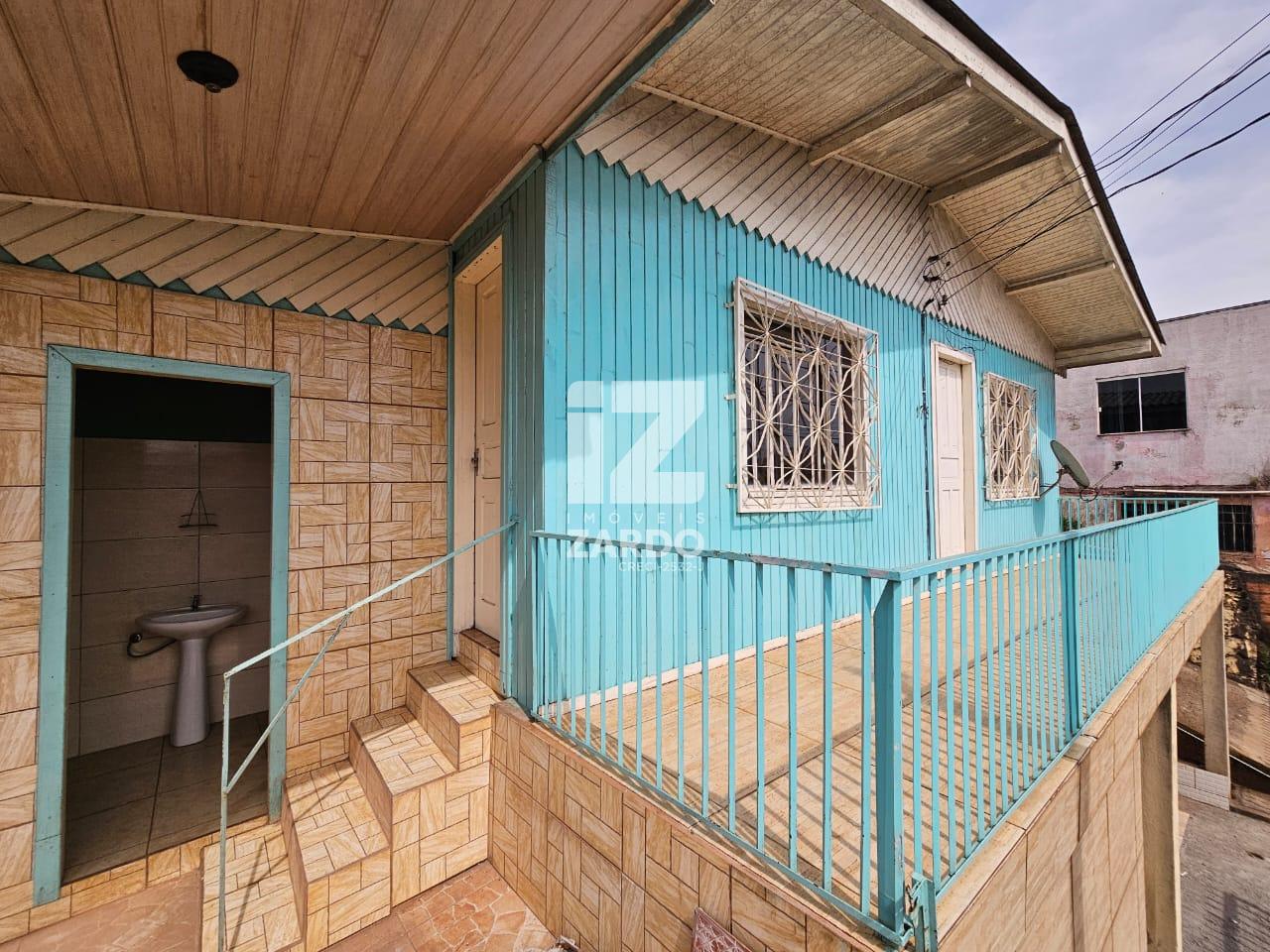 CASA FRENTE, PARA LOCAÇÃO, BAIRRO BELLO, COM 03 QUARTOS !!