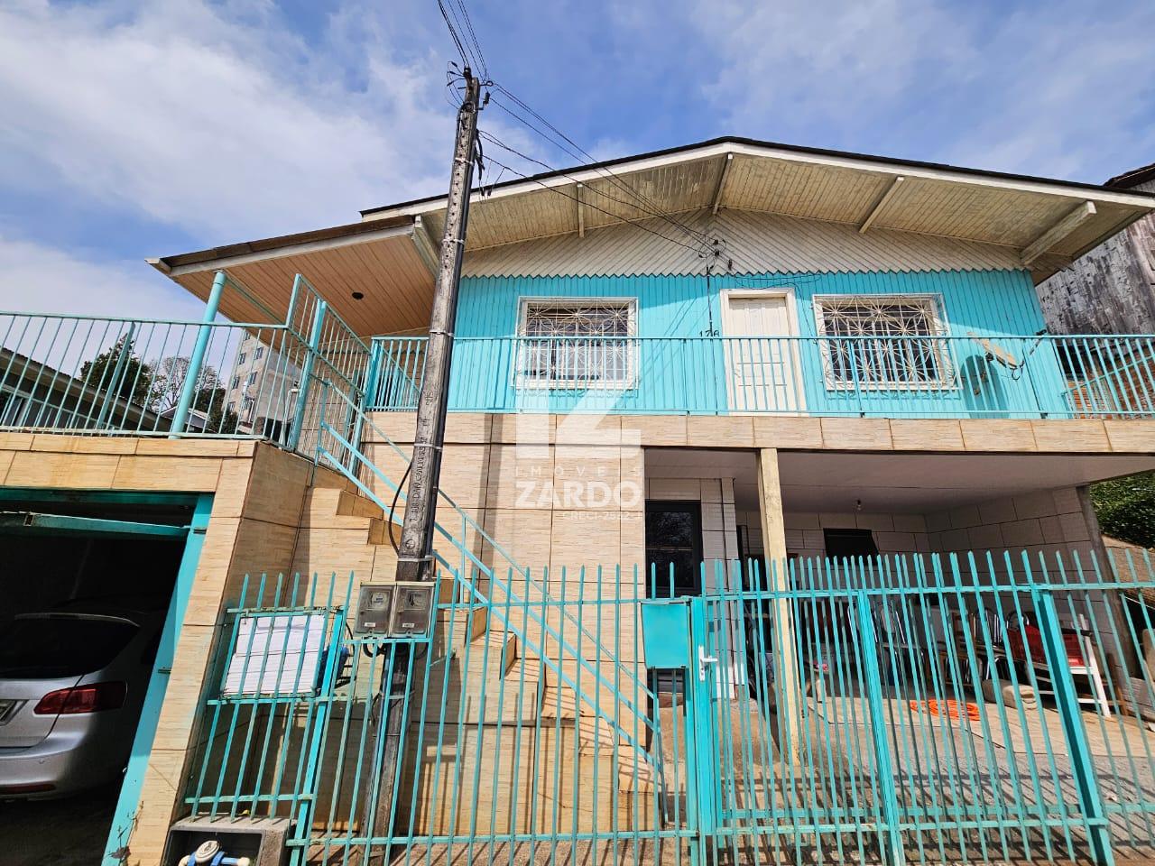CASA FRENTE, PARA LOCAÇÃO, BAIRRO BELLO, COM 03 QUARTOS !!