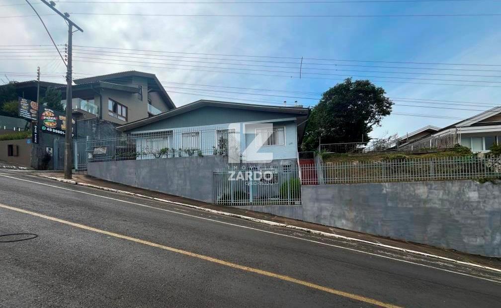 CASA Á VENDA, CENTRO, CACADOR - SC