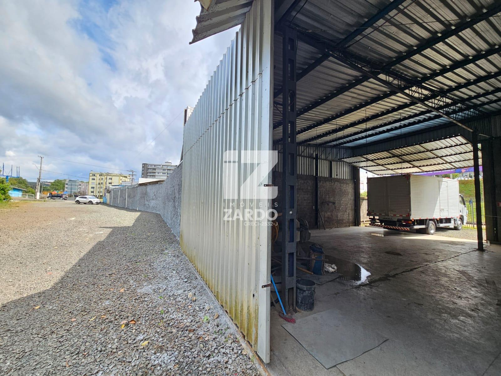 BARRACÃO PARA LOCAÇÃO, EM EXCELENTE LOCALIZAÇÃO, COM APROX. 16...