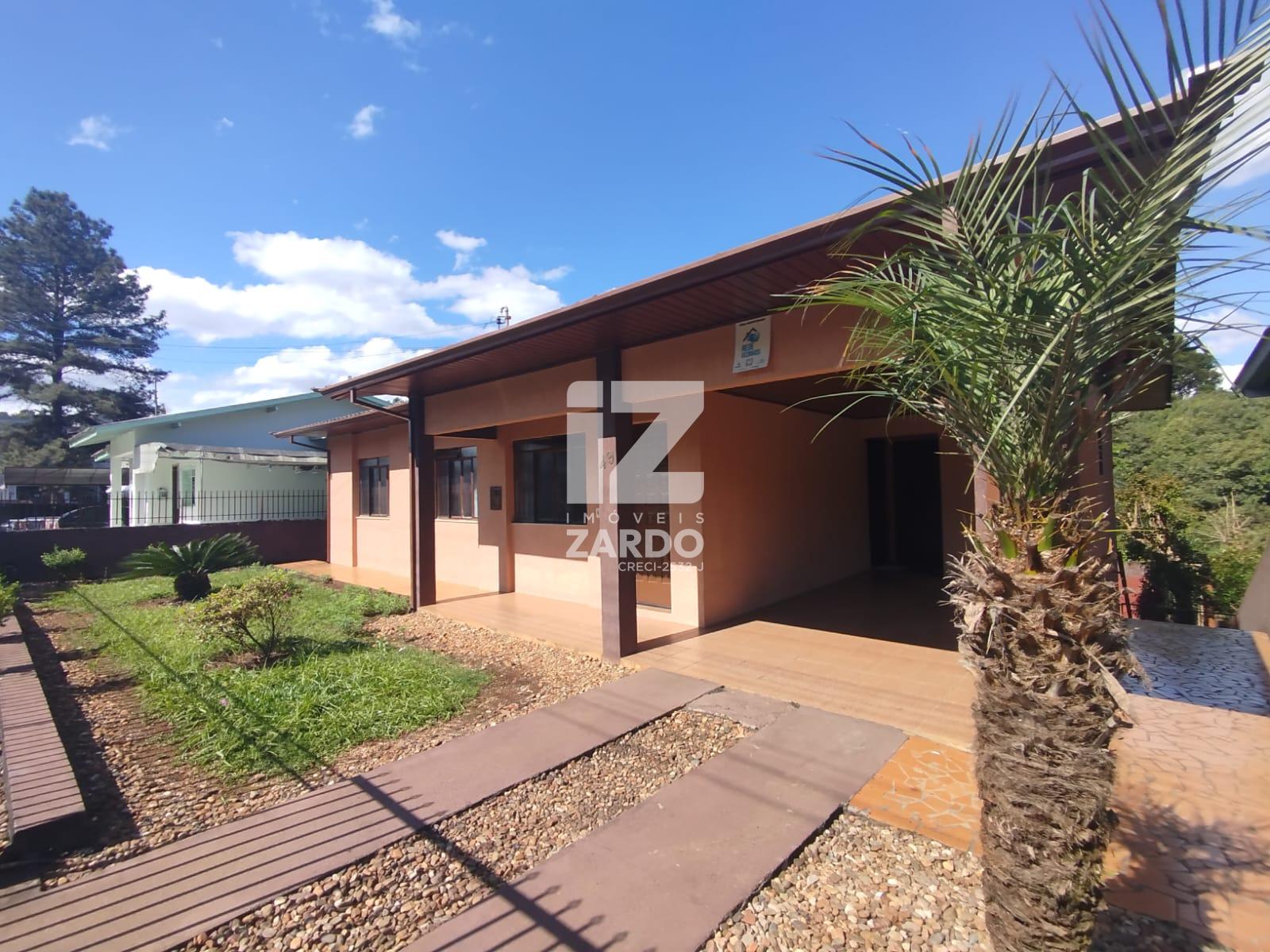 EXCELENTE CASA, PARA LOCAÇÃO, COM 03 QUARTOS, NO CENTRO!!