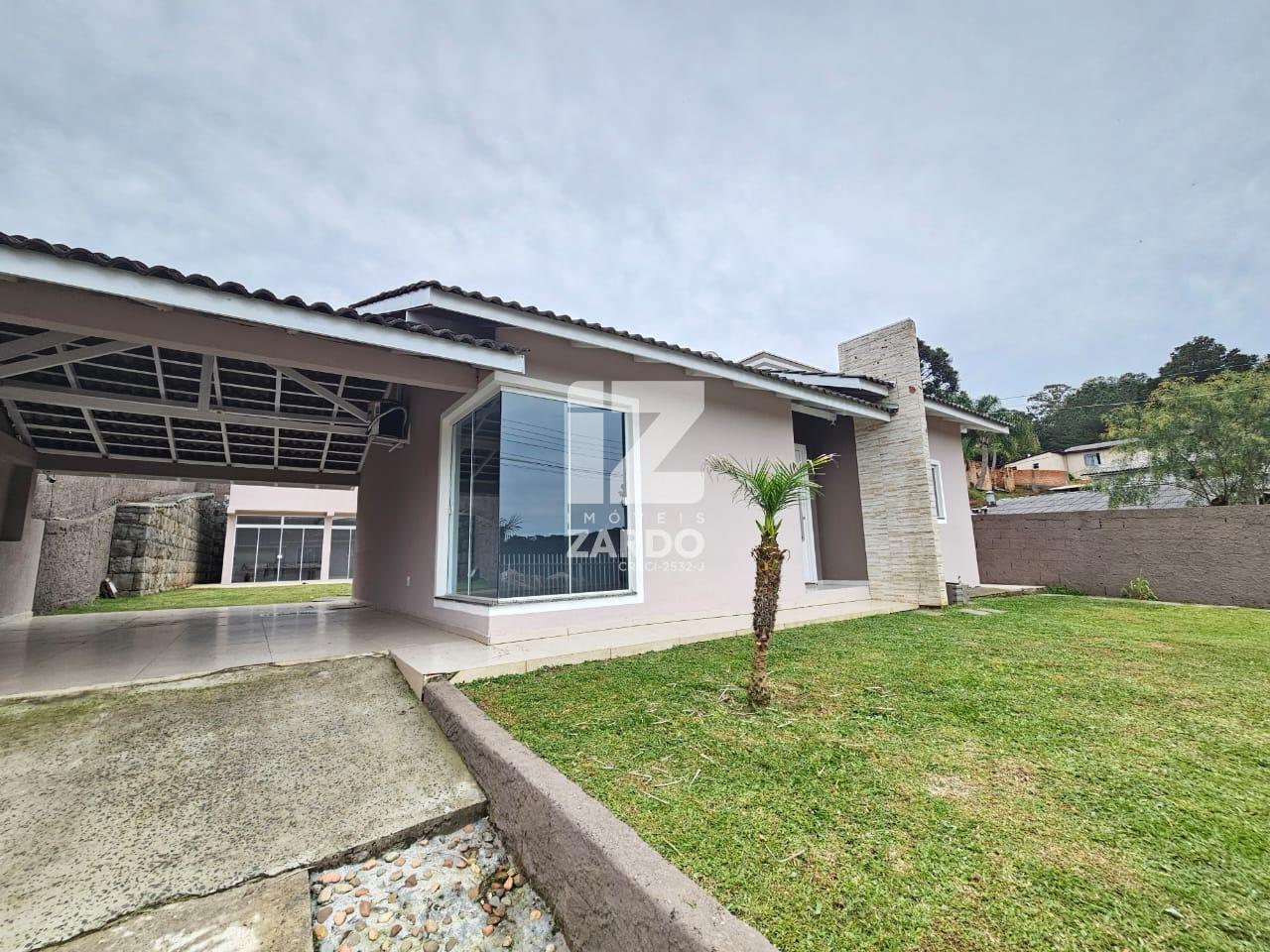 EXCELENTE OPOTUNIDADE DE LOCAÇÃO, CASA COM SALÃO DE FESTAS E P...