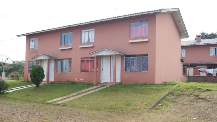 APARTAMENTO G 02, BAIRRO MUNICÍPIOS, CONTENDO 02 QUARTOS E VAG...