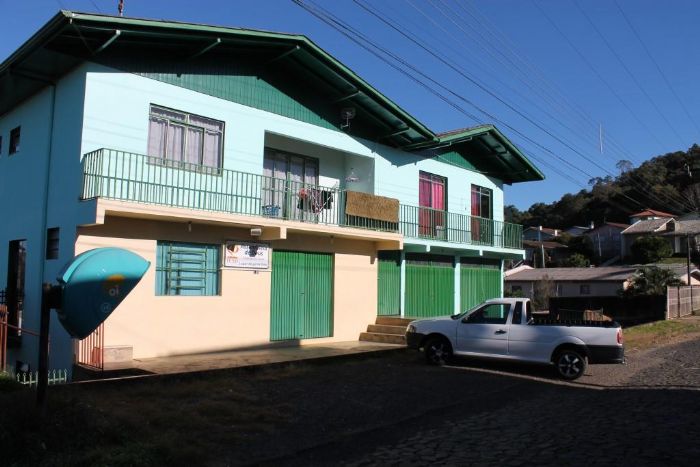EDIFÍCIO COM ÁREA COMERCIAL E MORADIA, BAIRRO DOS MUNICIPIOS, ...